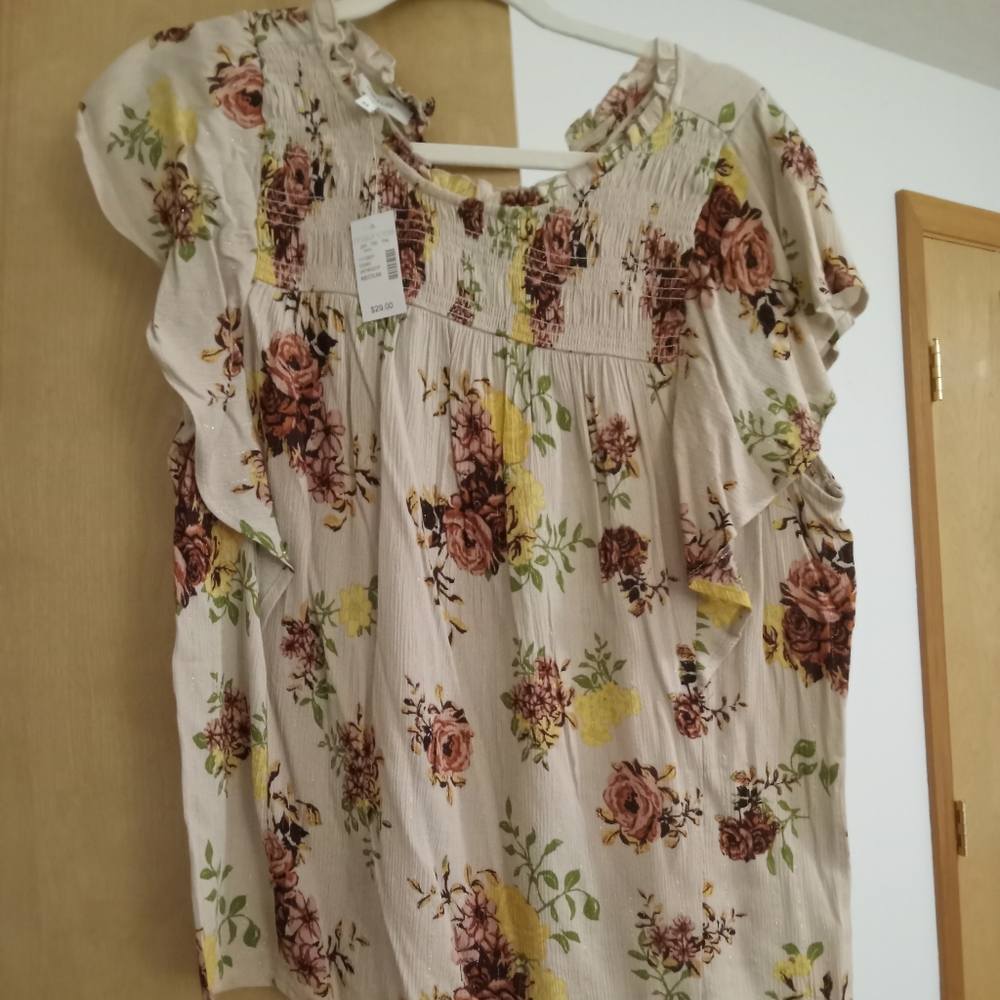 Rust/clay/beige flowy floral top